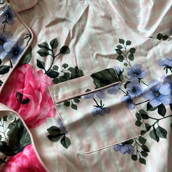 Victoria’s Secret Floral Romper - Picture 11 of 11